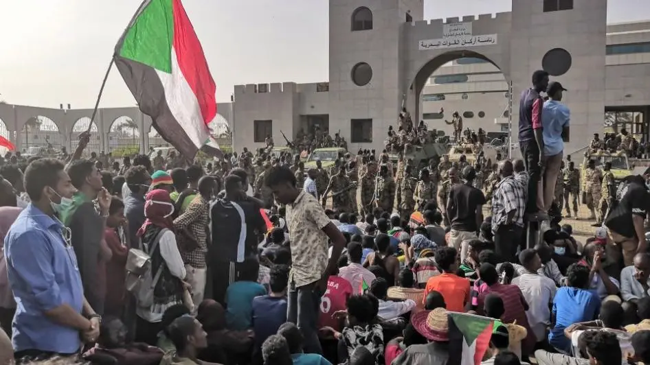 africa_sudan_army_protesters
